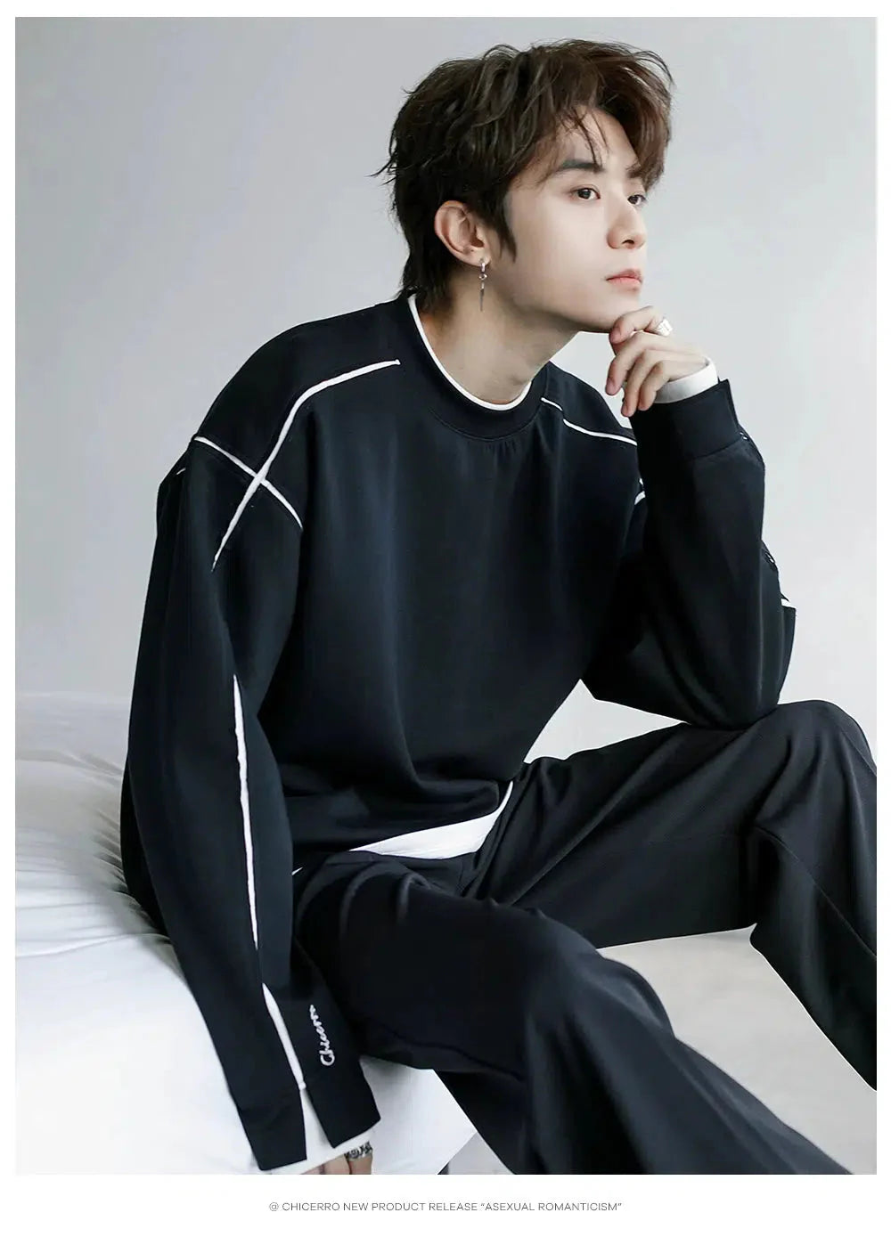 Contrast Color Line Sweatshirt