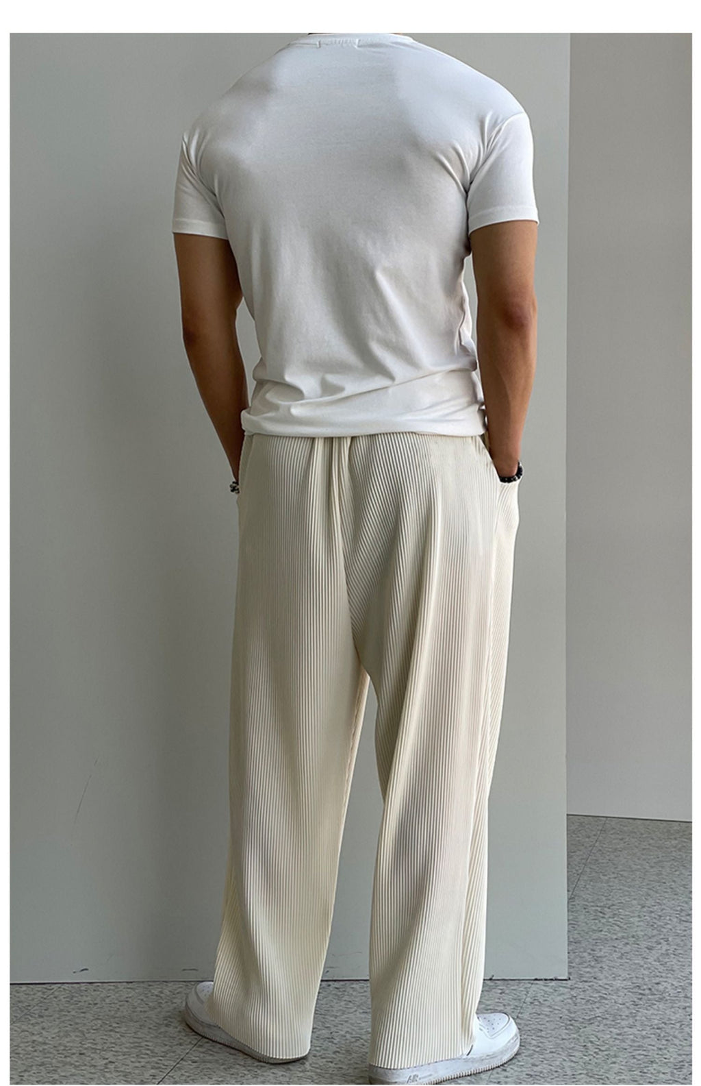 Slim Round Neck Tee